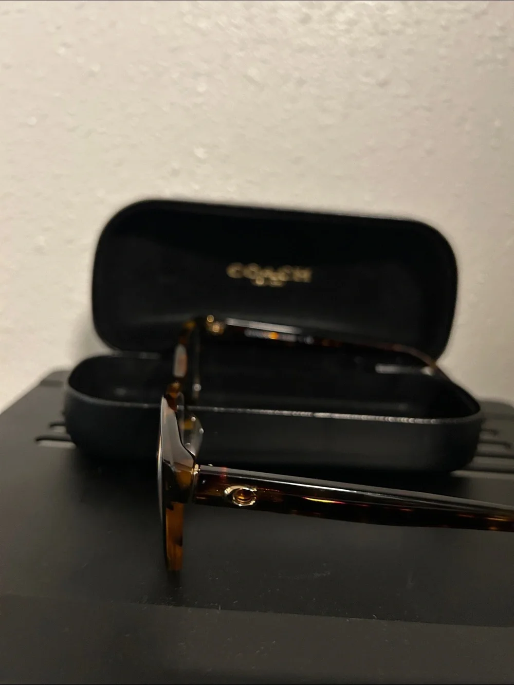 Coach temples tortoiseshell versatile